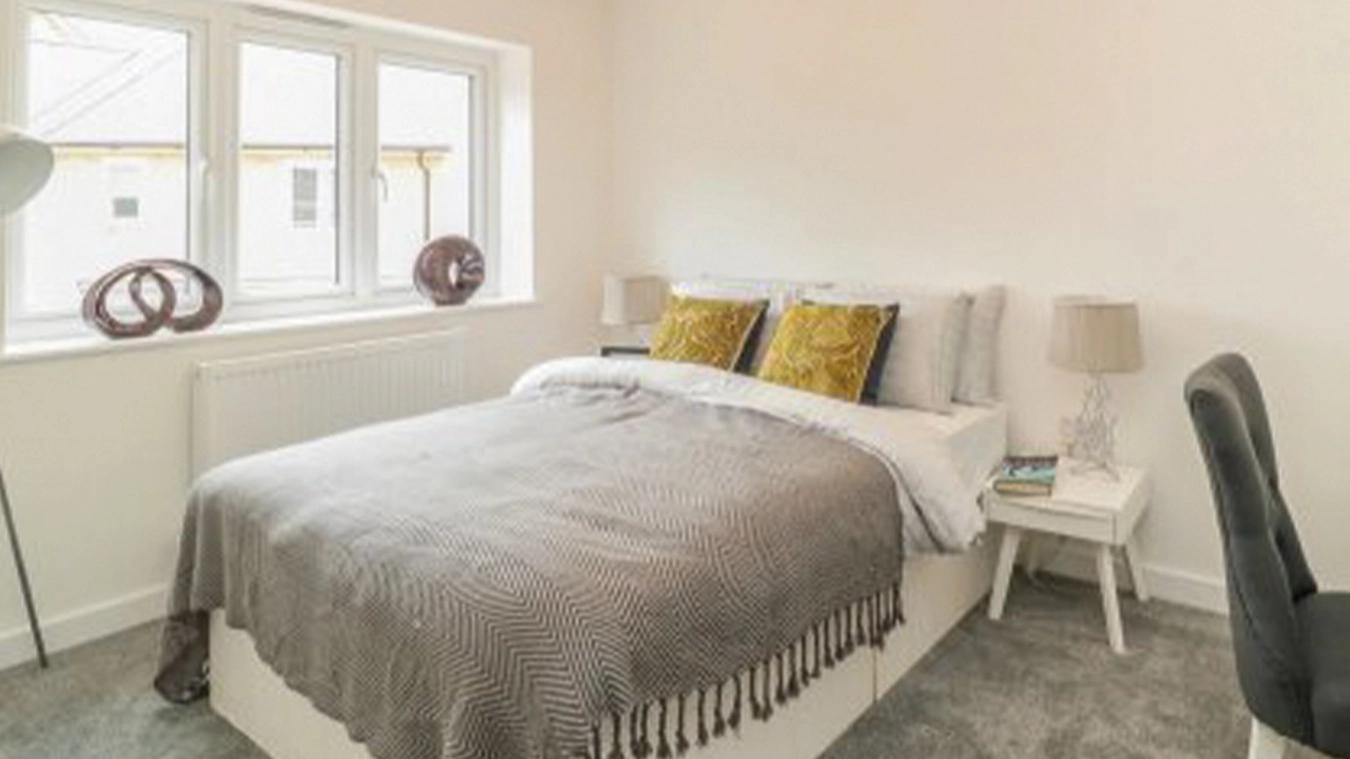 Bedroom - 012