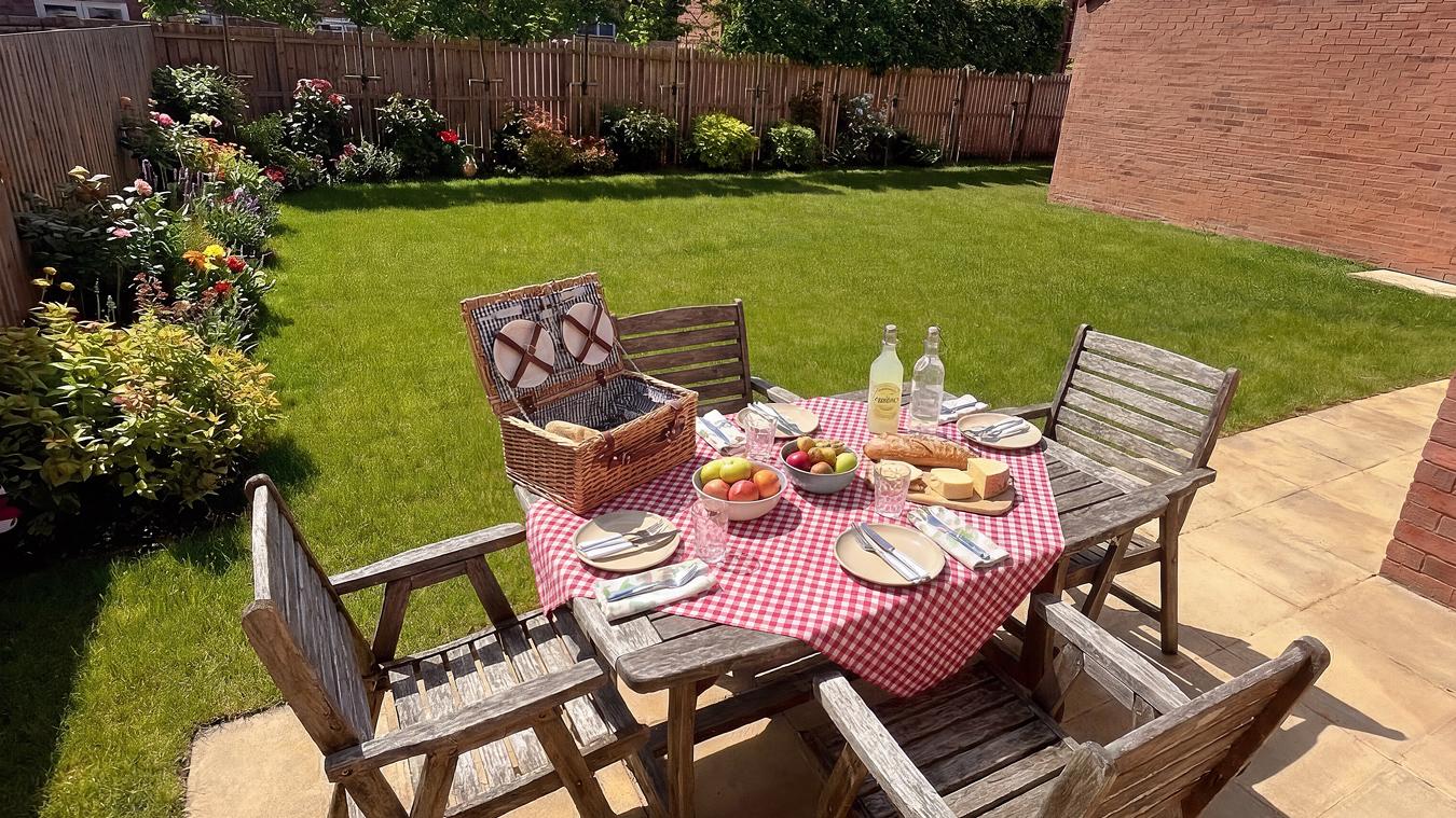 Kenilworth Garden Picnic