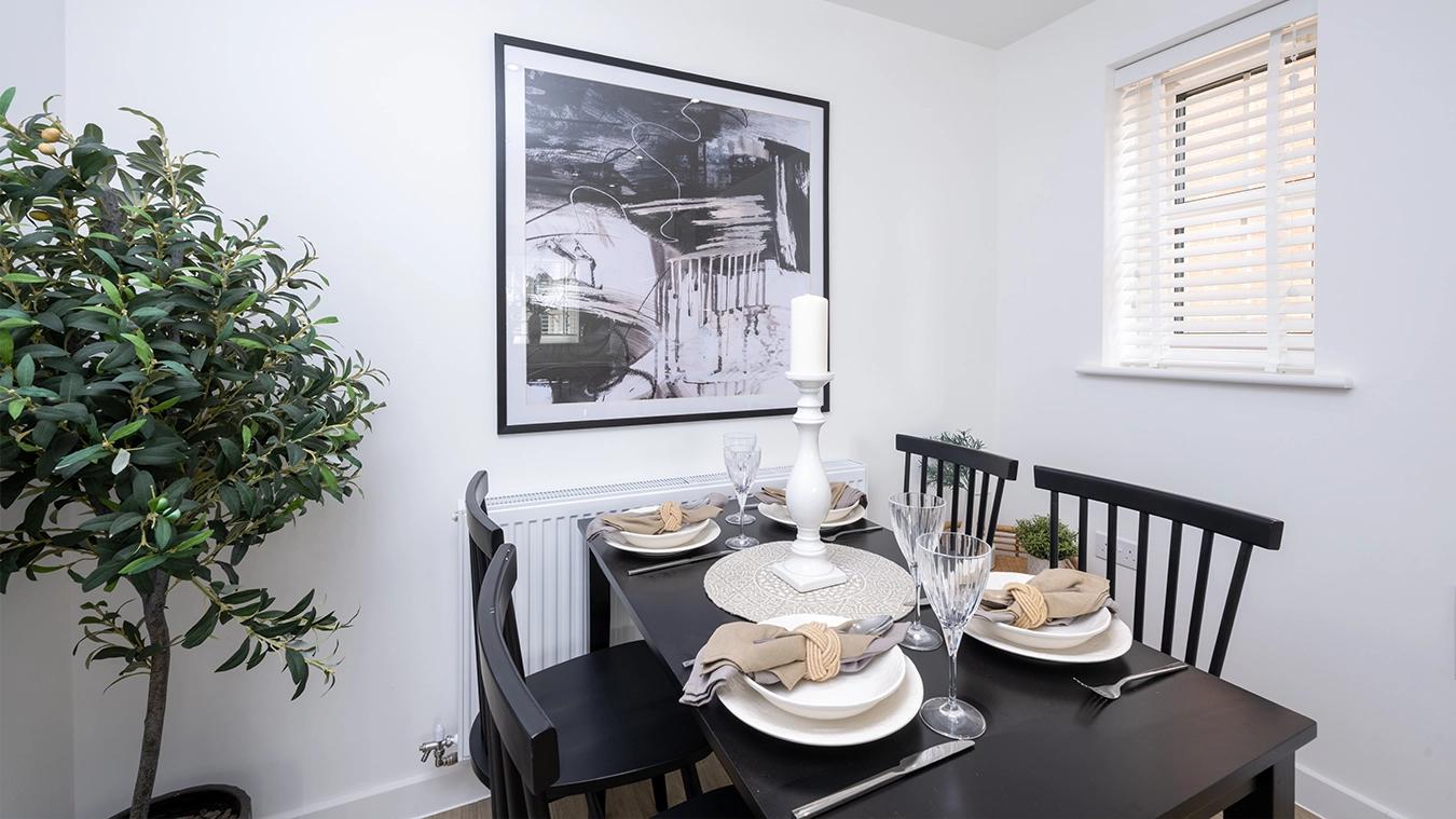 roundhouse - hartwood - dining