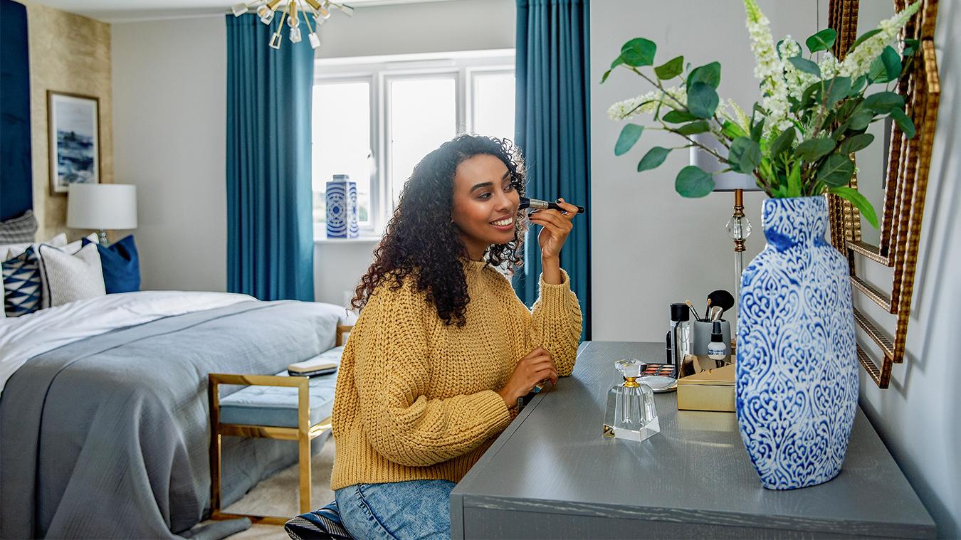 lady in dressing area