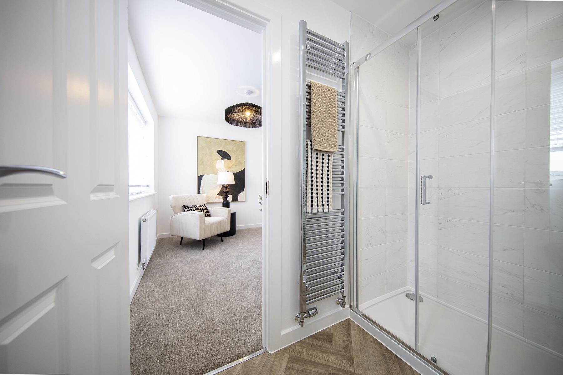 Manor Kingsway Medford ensuite and dressing area