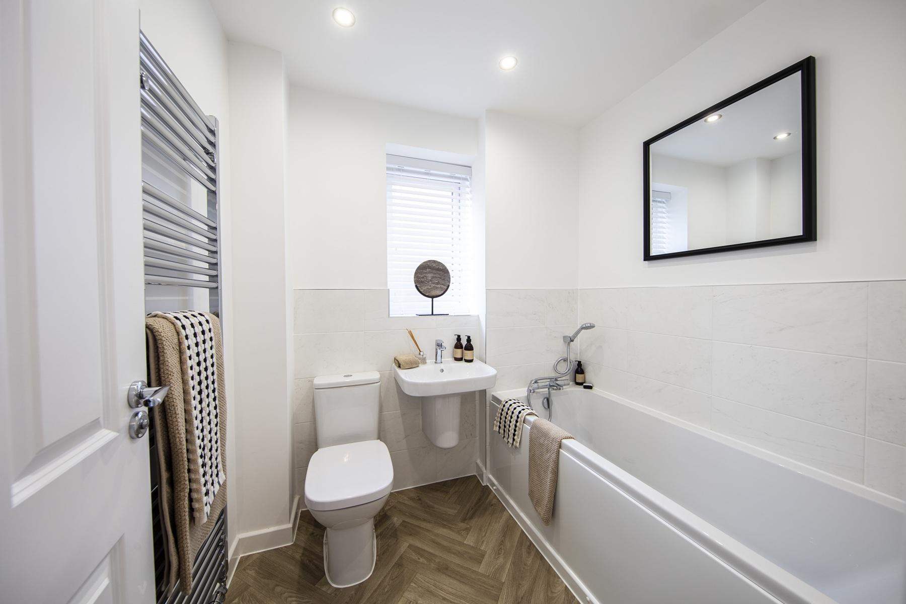 Manor Kingsway Medford bathroom
