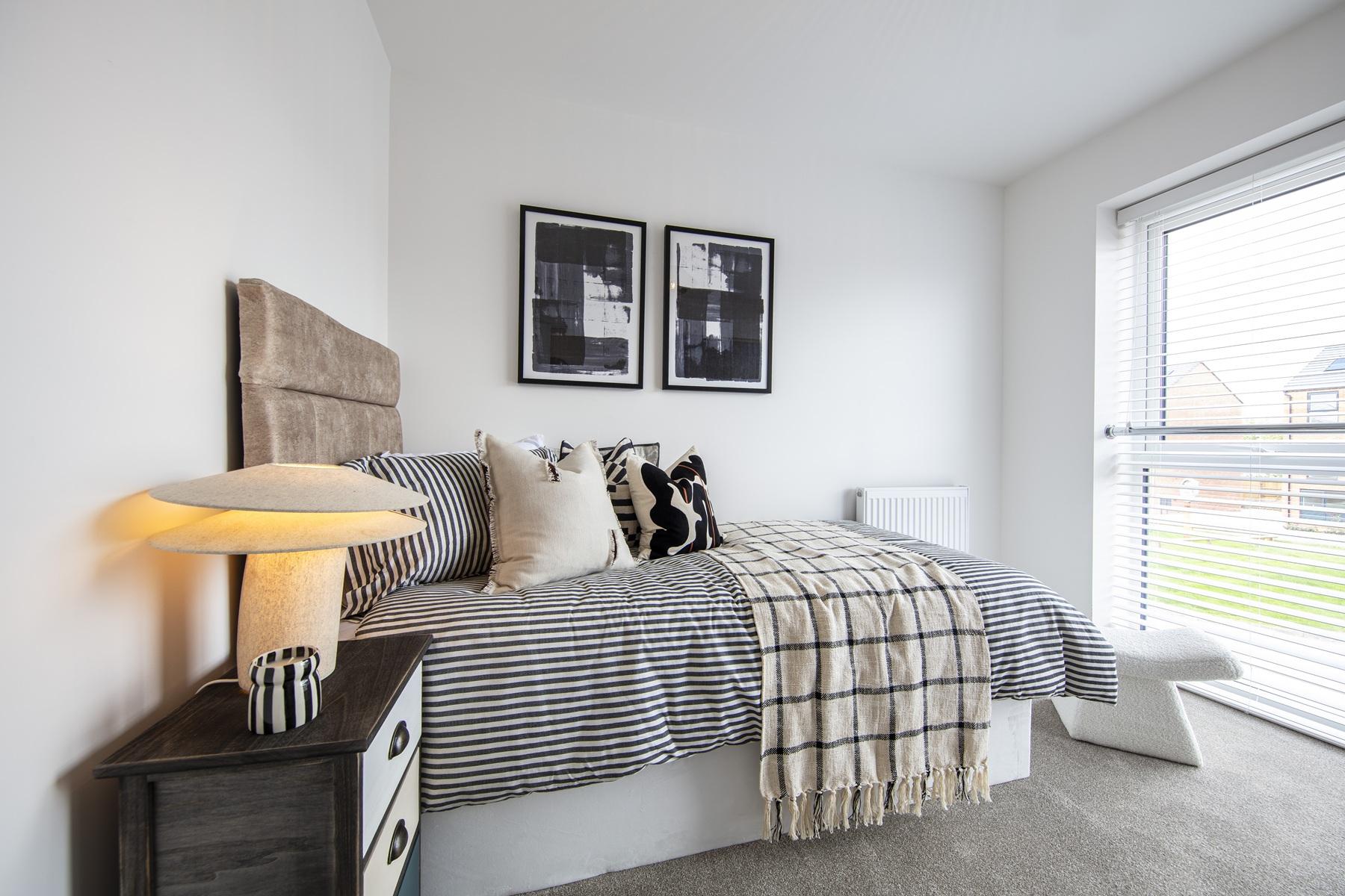 Manor Kingsway Medford bedroom 3