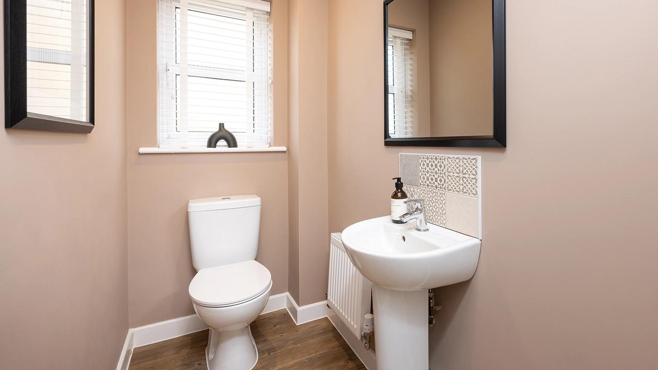 WC -  - Selsdon, brook gardens